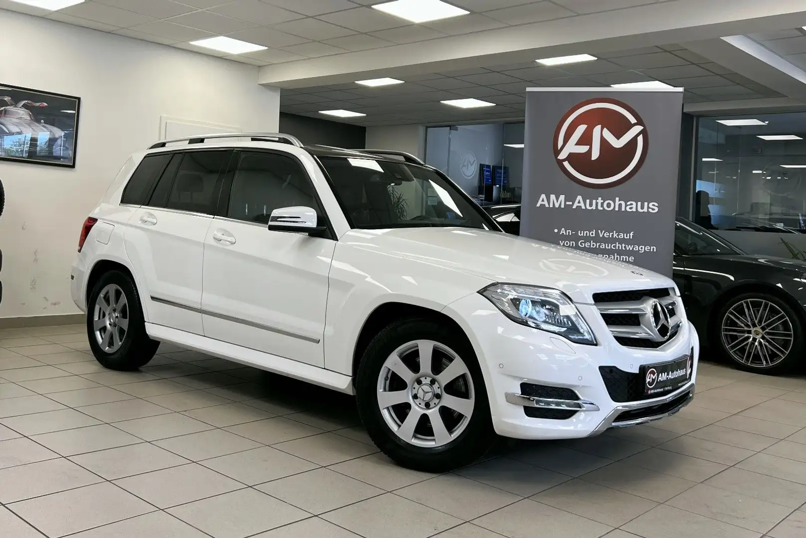 Mercedes-Benz GLK 250 CDI BT 4Matic *PanoSD*AHK*Bi-Xenon*Navi Bílá - 1