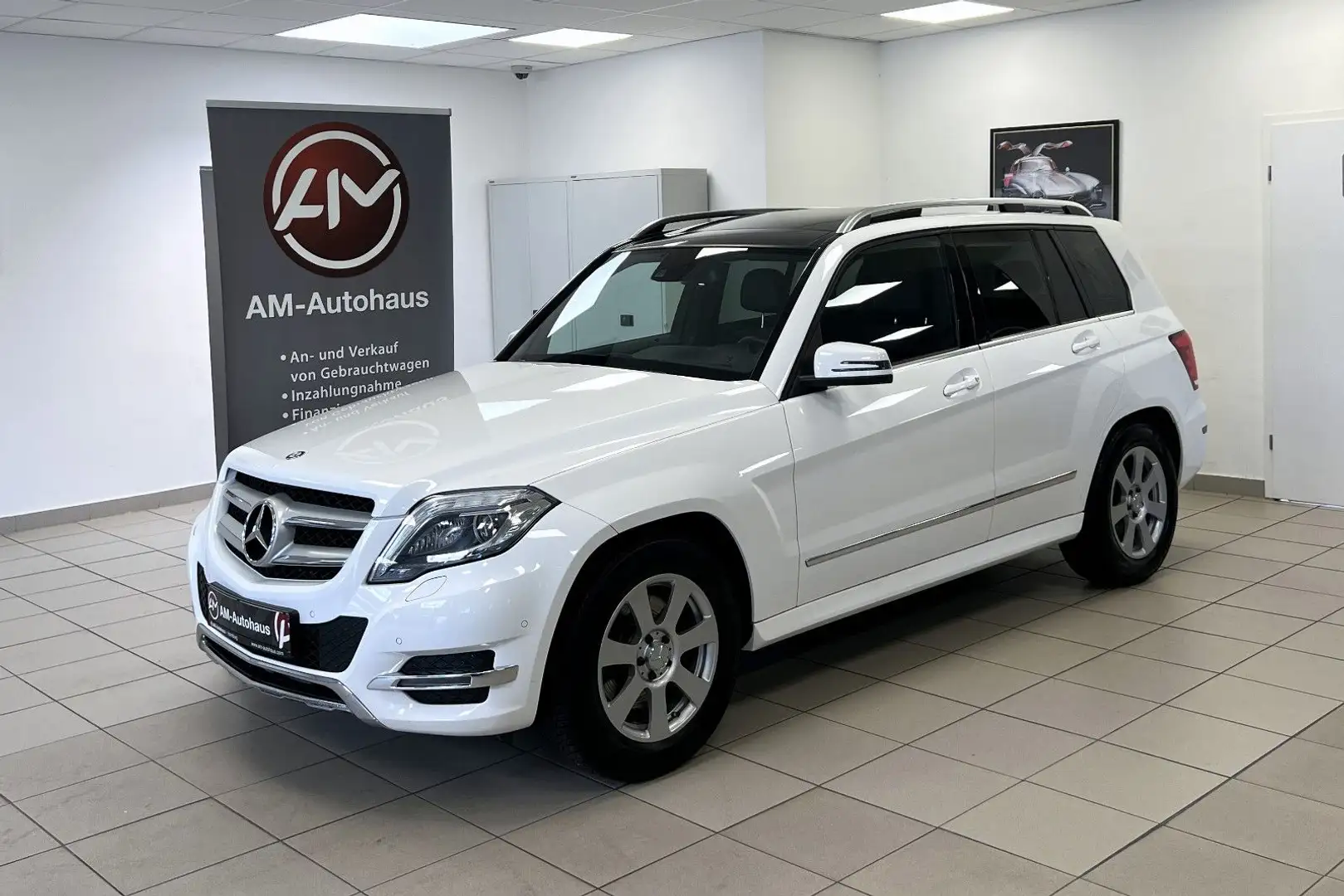 Mercedes-Benz GLK 250 CDI BT 4Matic *PanoSD*AHK*Bi-Xenon*Navi Bílá - 2