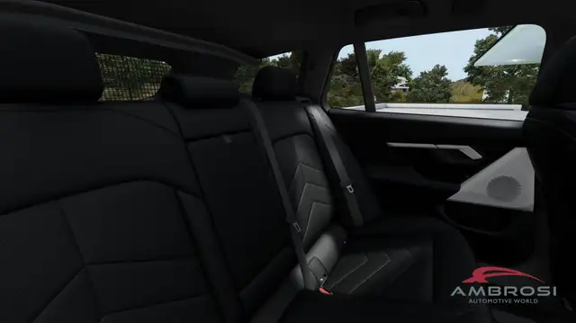 BMW 5 Series view 11
