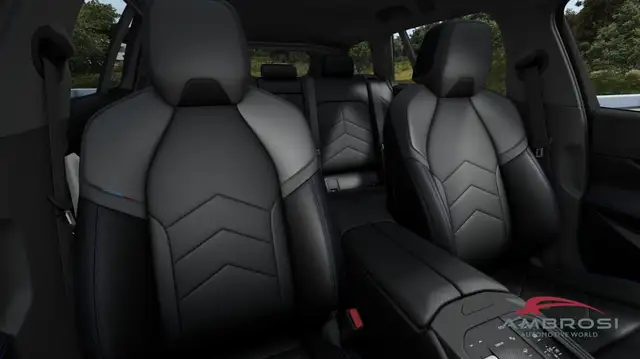 BMW 5 Series view 10