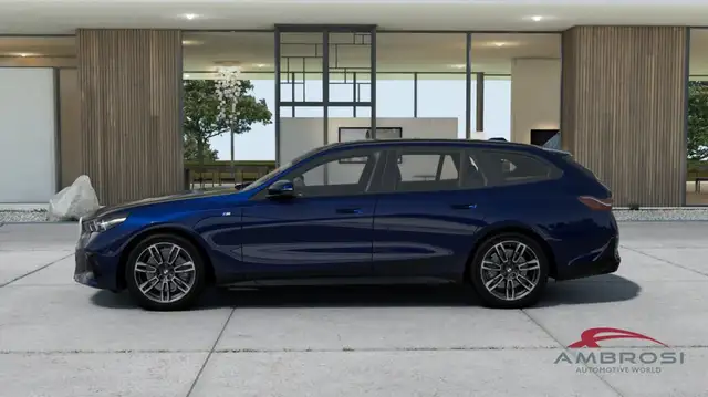 BMW 5 Series view 3
