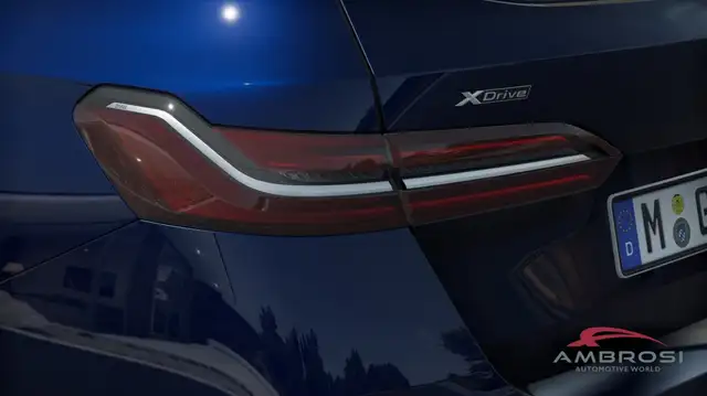 BMW 5 Series view 7