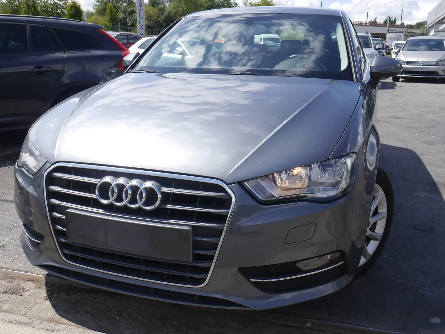Audi A3 A3 1.6 TDi *GPS*CLIM* Gris - 1