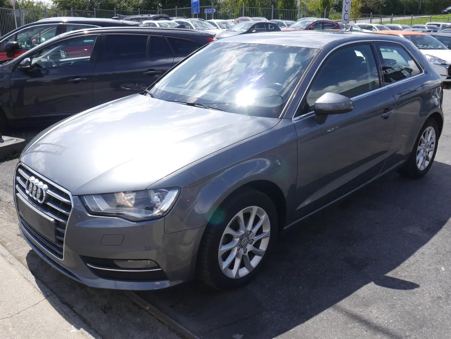 Audi A3 A3 1.6 TDi *GPS*CLIM* Gris - 2