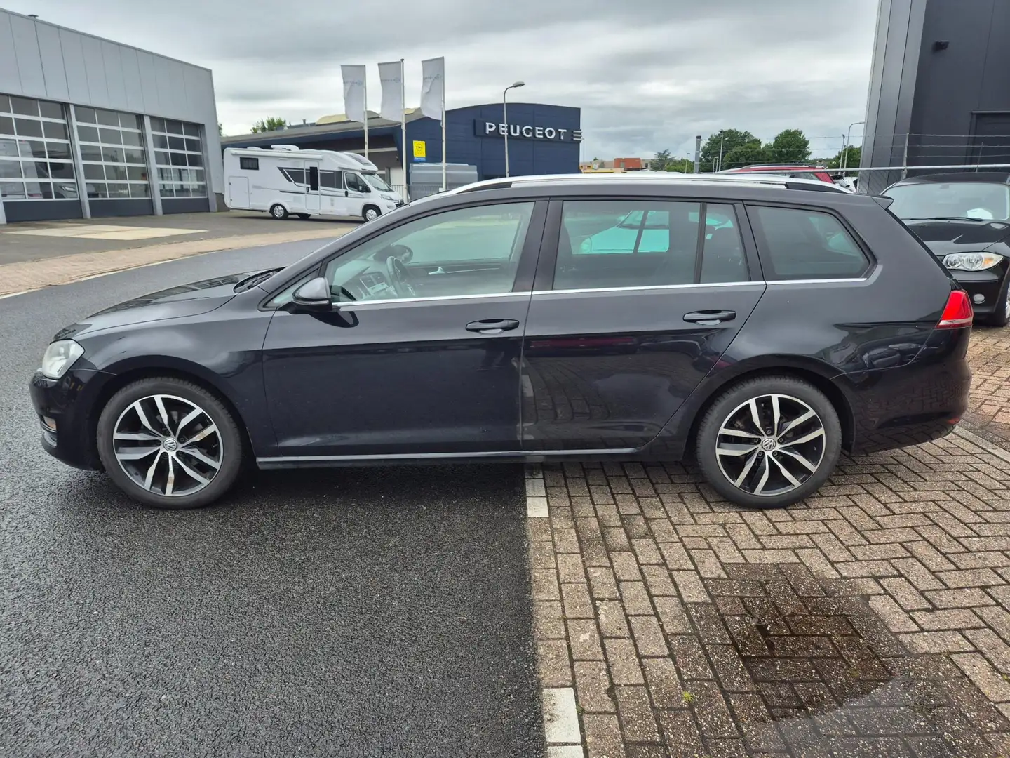Volkswagen Golf Variant 1.2 TSI Highline Clima Navi trekhaak Apk 02-26 Black - 2