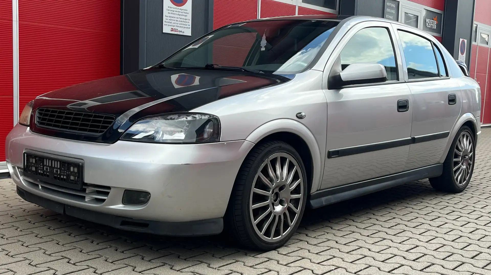 Opel Astra 1.6 srebrna - 1