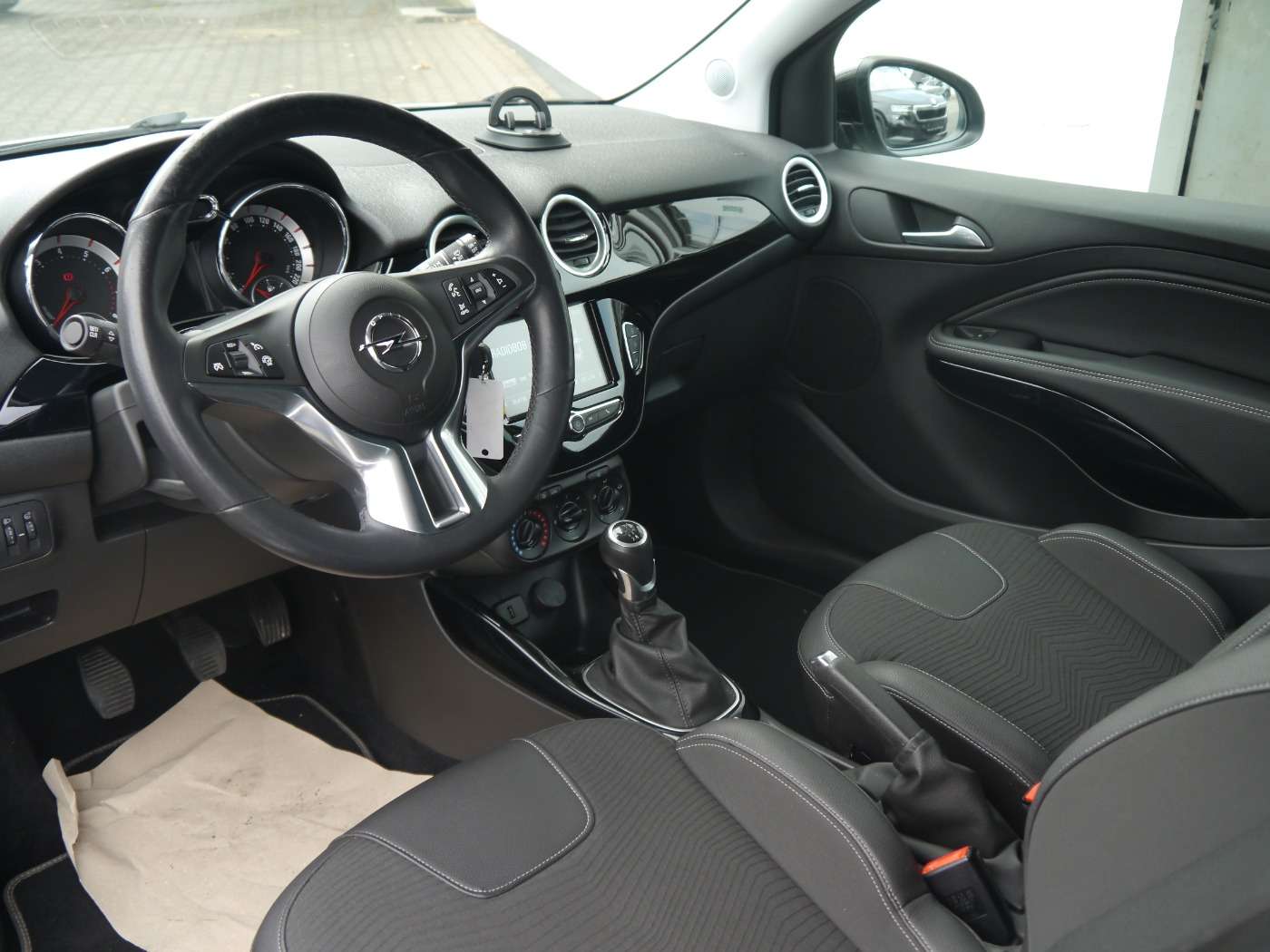 Opel Adam