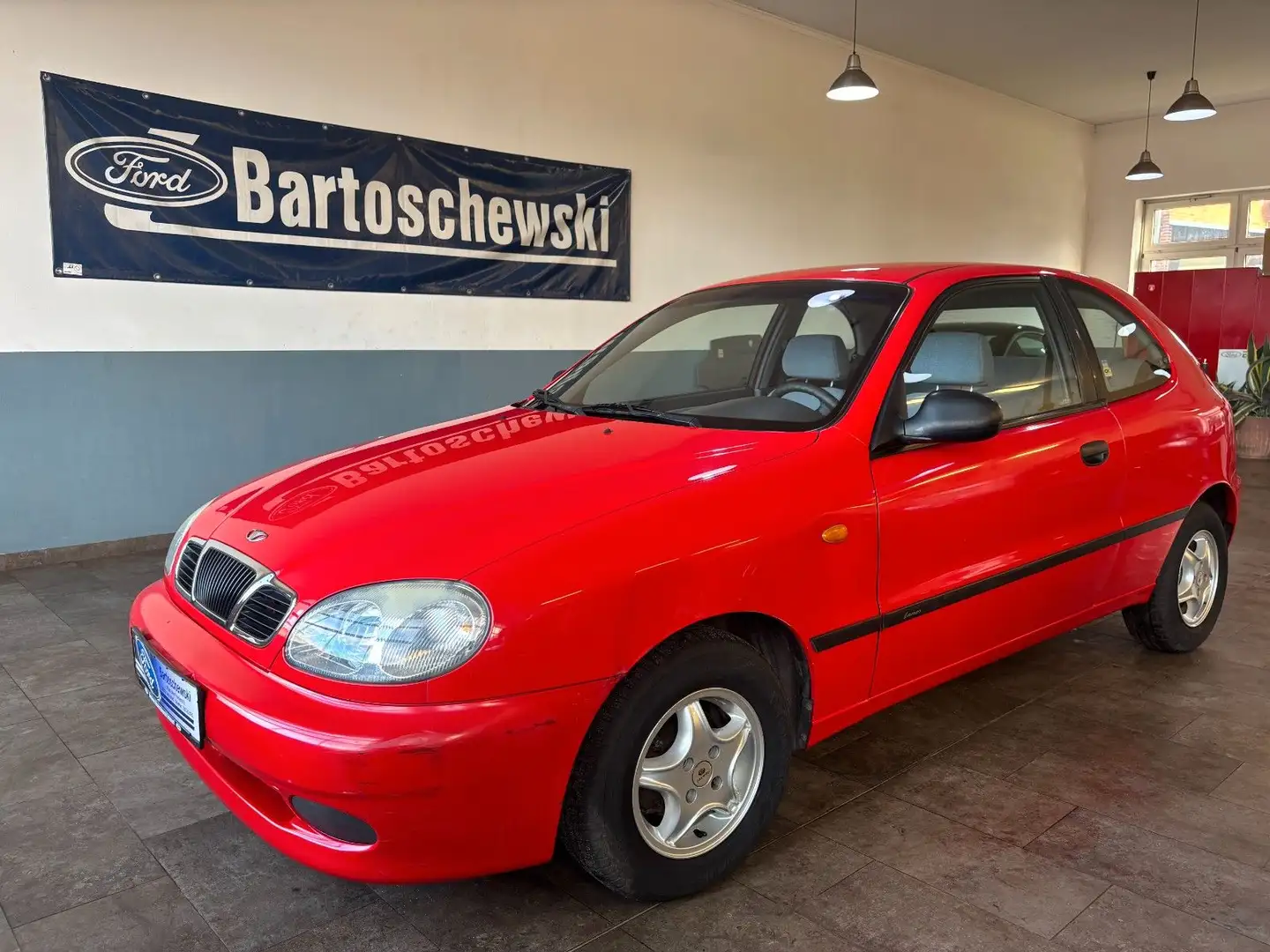 Daewoo Lanos Красный - 1