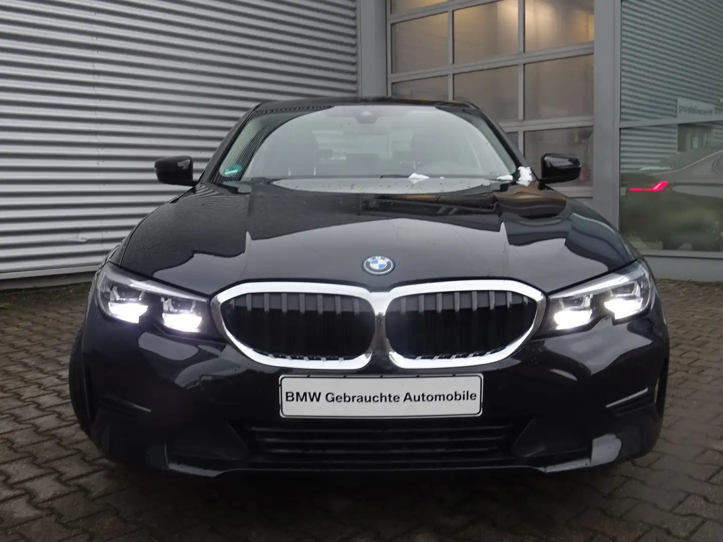 BMW 320 e Lim. Advantage LivePro CarPlay Parkassist Nero - 2