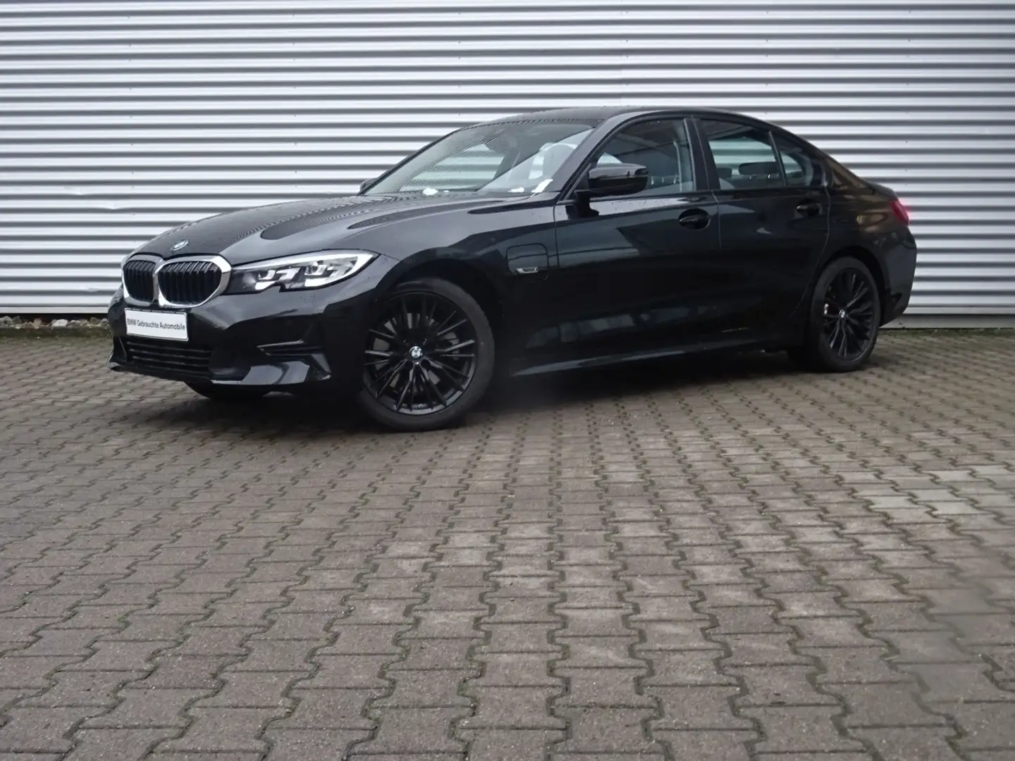BMW 320 e Lim. Advantage LivePro CarPlay Parkassist Noir - 1