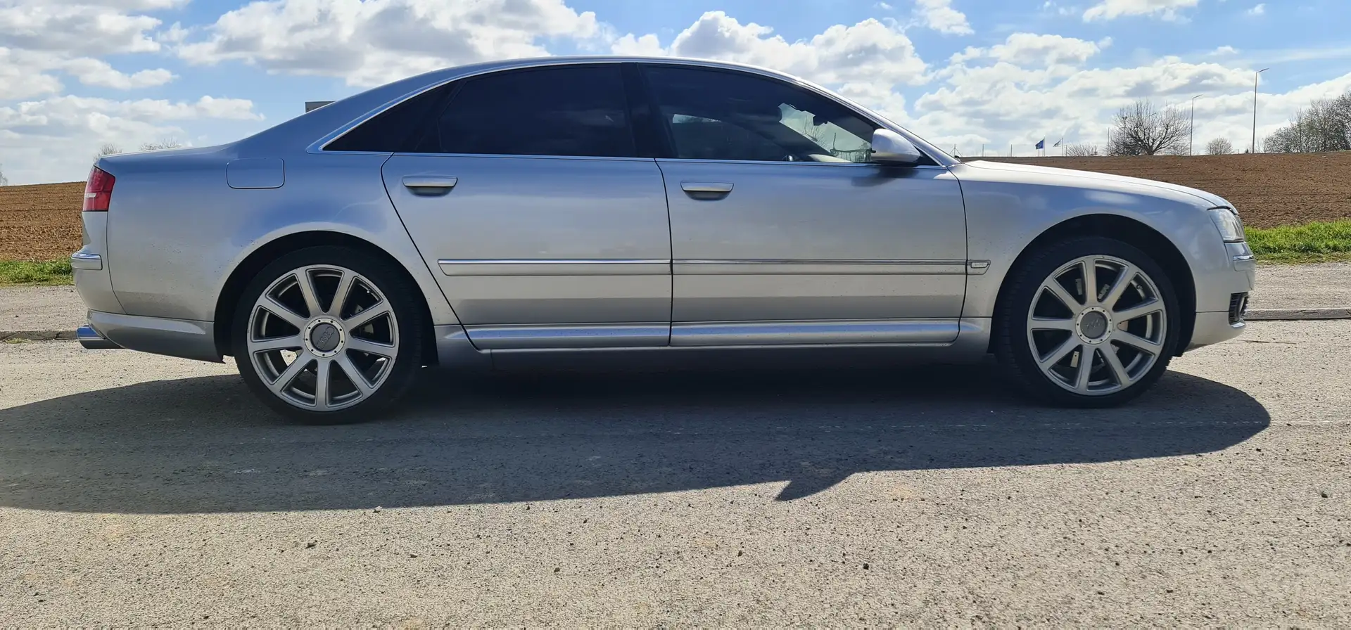Audi A8 A8 4.2 TDI DPF Quattro Tiptronic A srebrna - 1