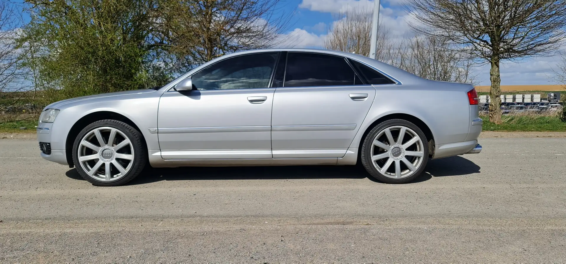 Audi A8 A8 4.2 TDI DPF Quattro Tiptronic A srebrna - 2