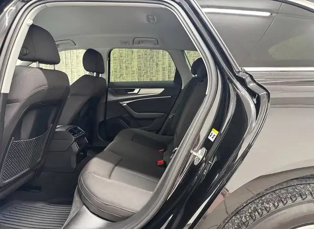 Audi A6 Avant view 11