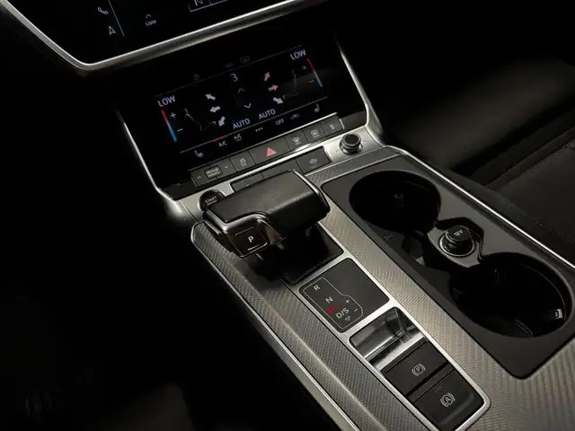 Audi A6 Avant view 15