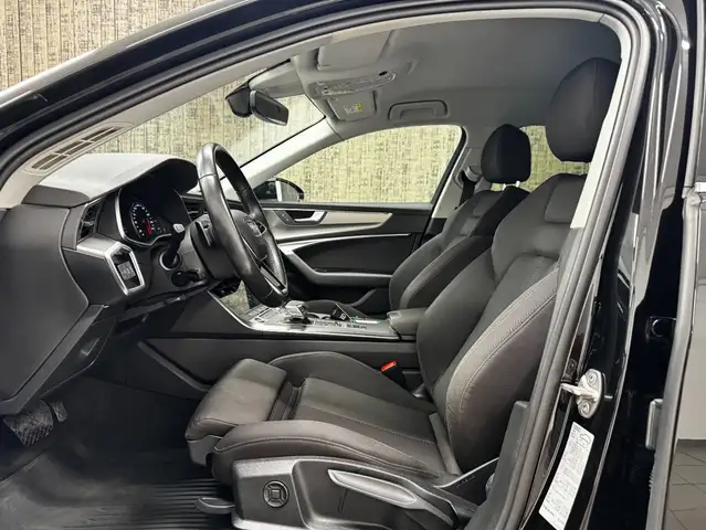 Audi A6 Avant view 9