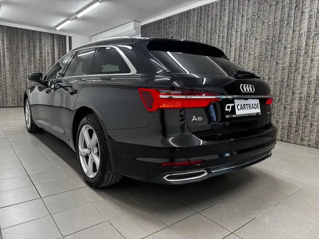 Audi A6 Avant view 6