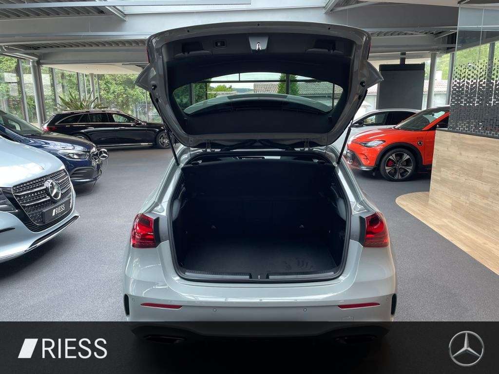 Mercedes-Benz A 220