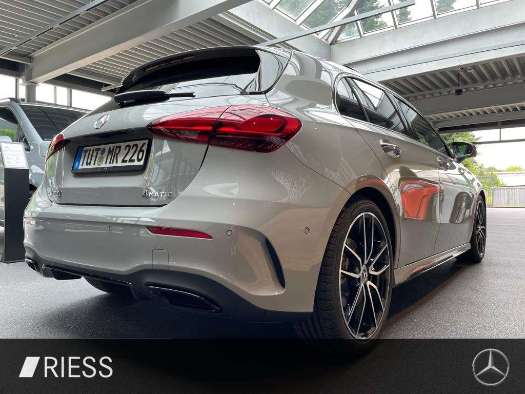 Mercedes-Benz A 220
