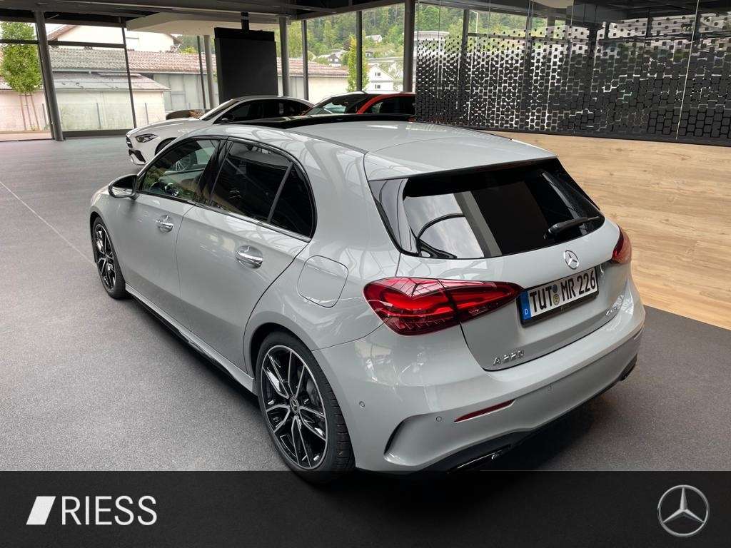 Mercedes-Benz A 220