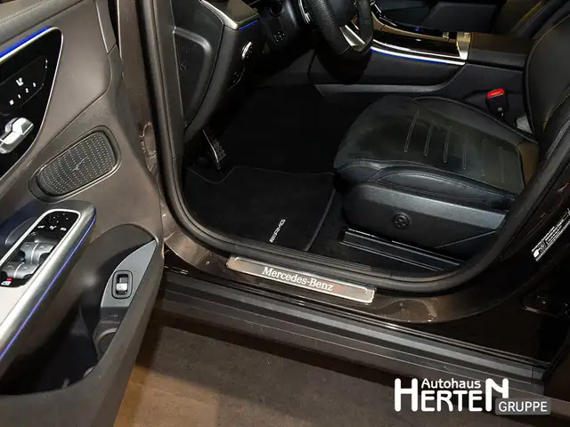 Mercedes-Benz GLC view 12
