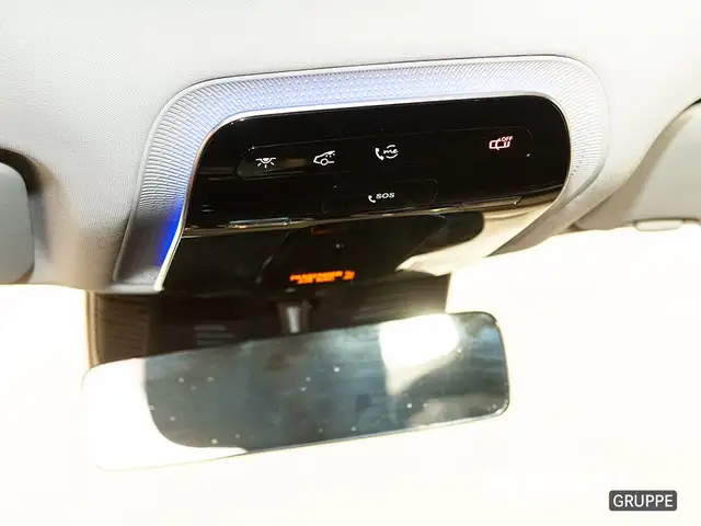 Mercedes-Benz GLC view 11