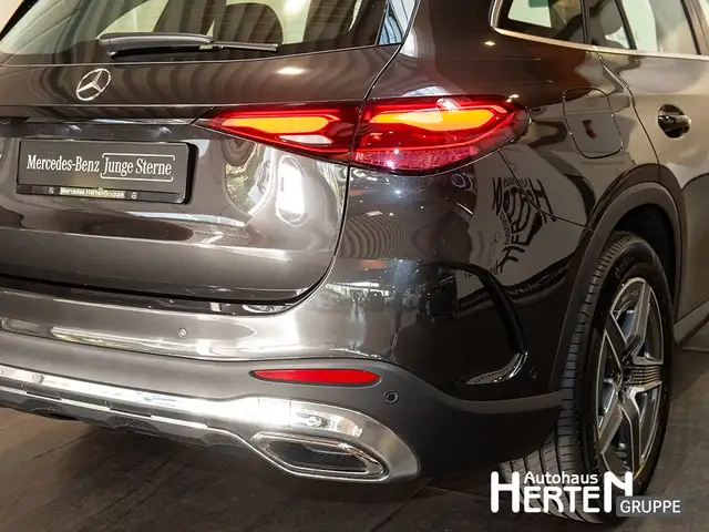 Mercedes-Benz GLC view 14