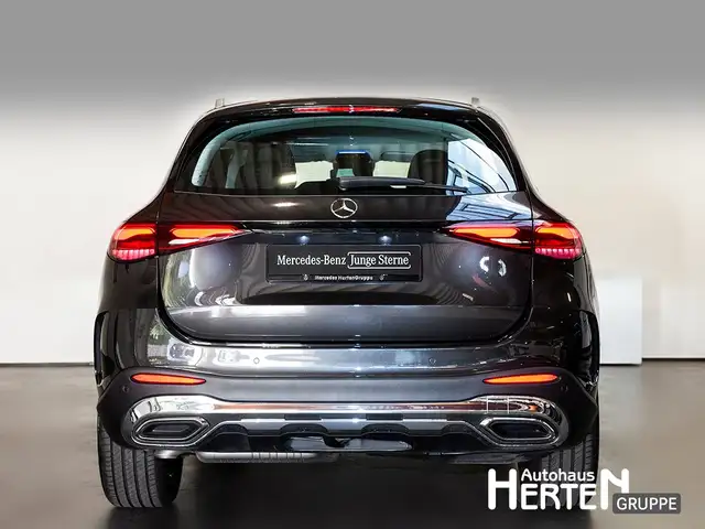 Mercedes-Benz GLC view 4