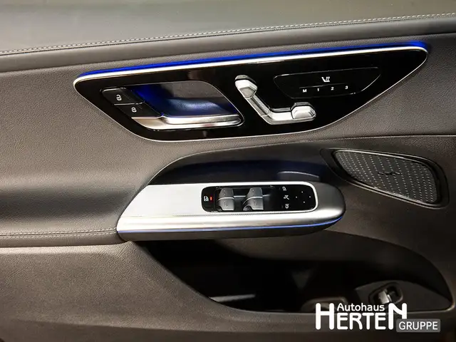 Mercedes-Benz GLC view 9