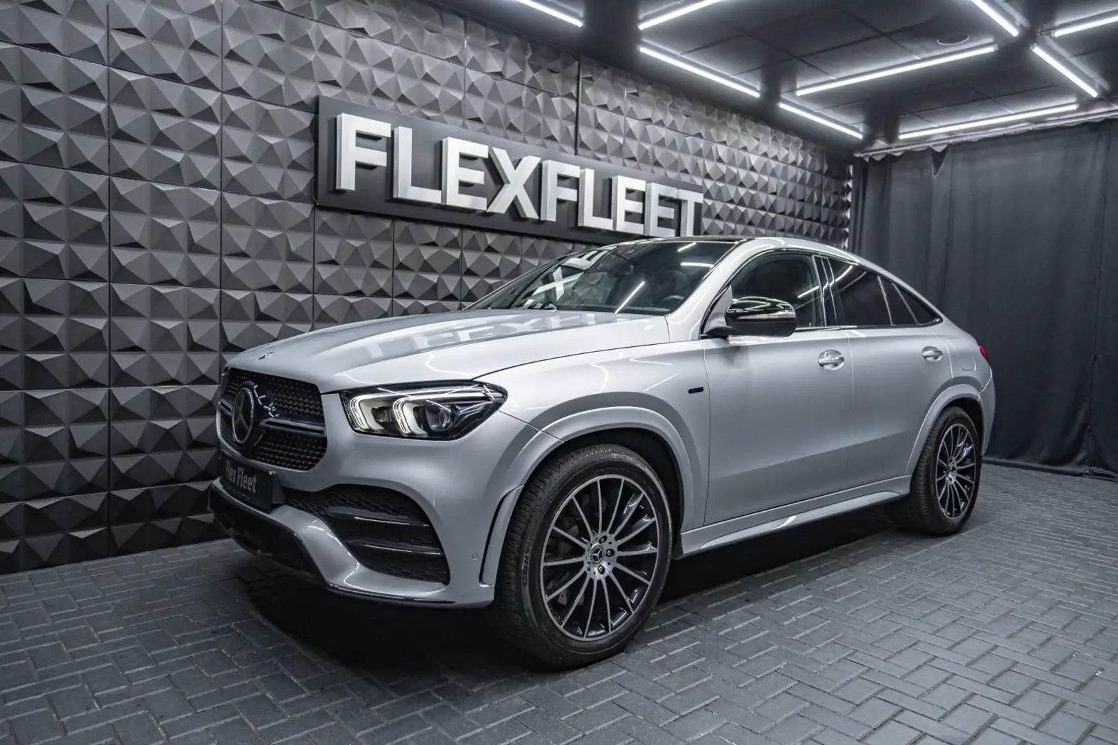 Mercedes-Benz GLE 350 LE 350 de  Coupe AMG Luft Pano Burmer AHK Argent - 2