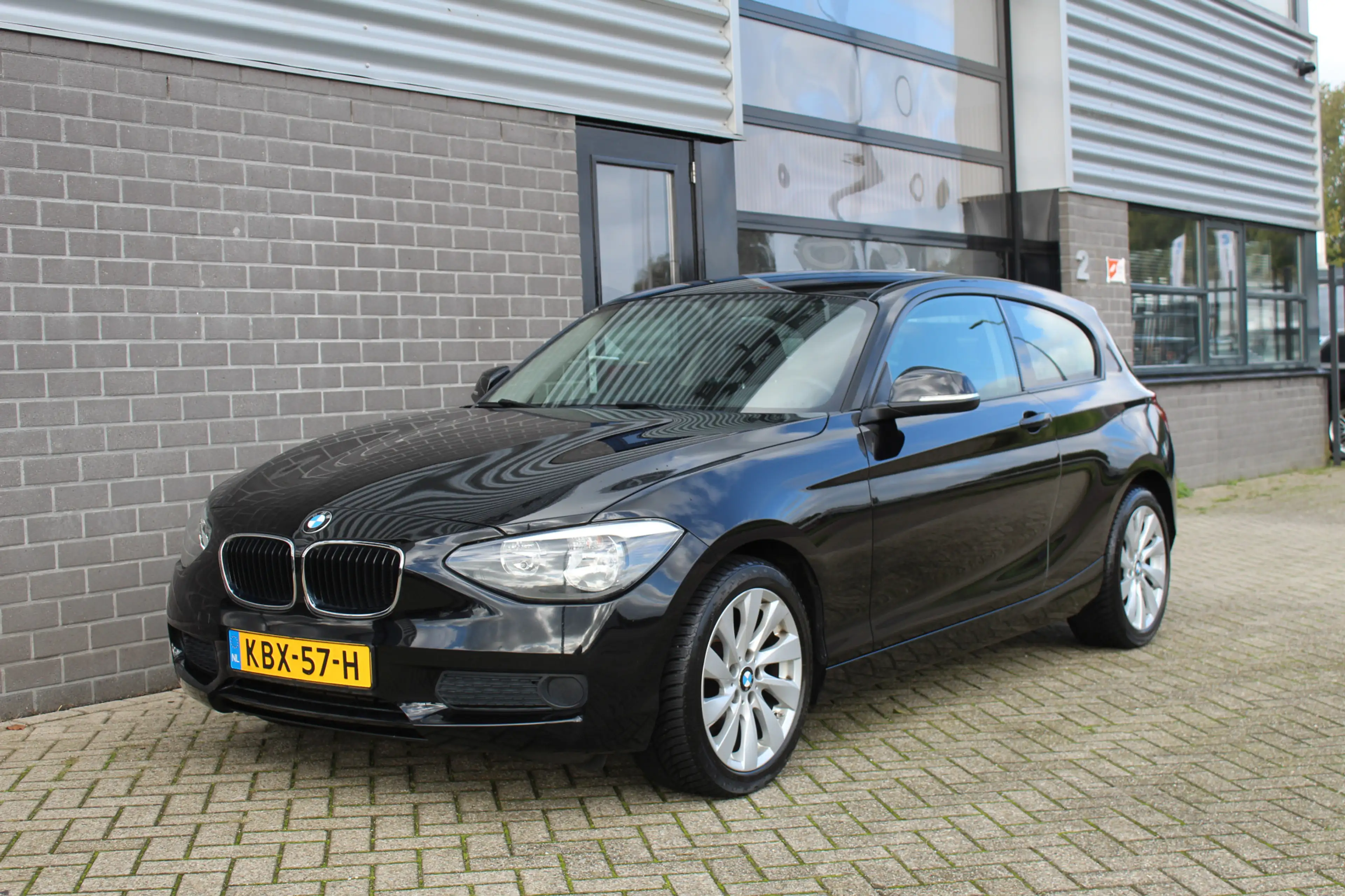 BMW 114 1-serie 114i EDE / PDC / Stoelverwarming / 17" LMV — photo 4