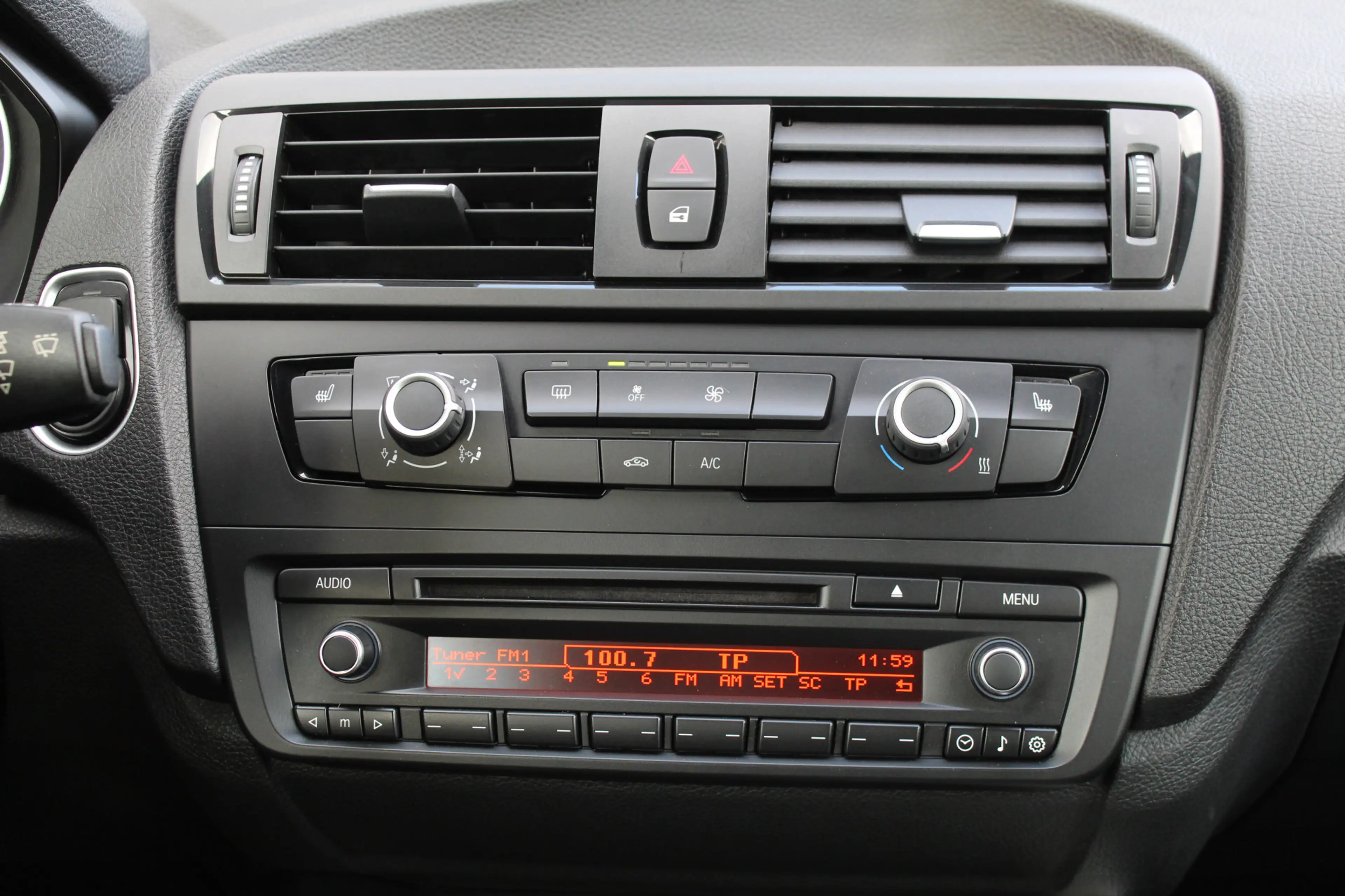 BMW 114 1-serie 114i EDE / PDC / Stoelverwarming / 17" LMV — photo 13