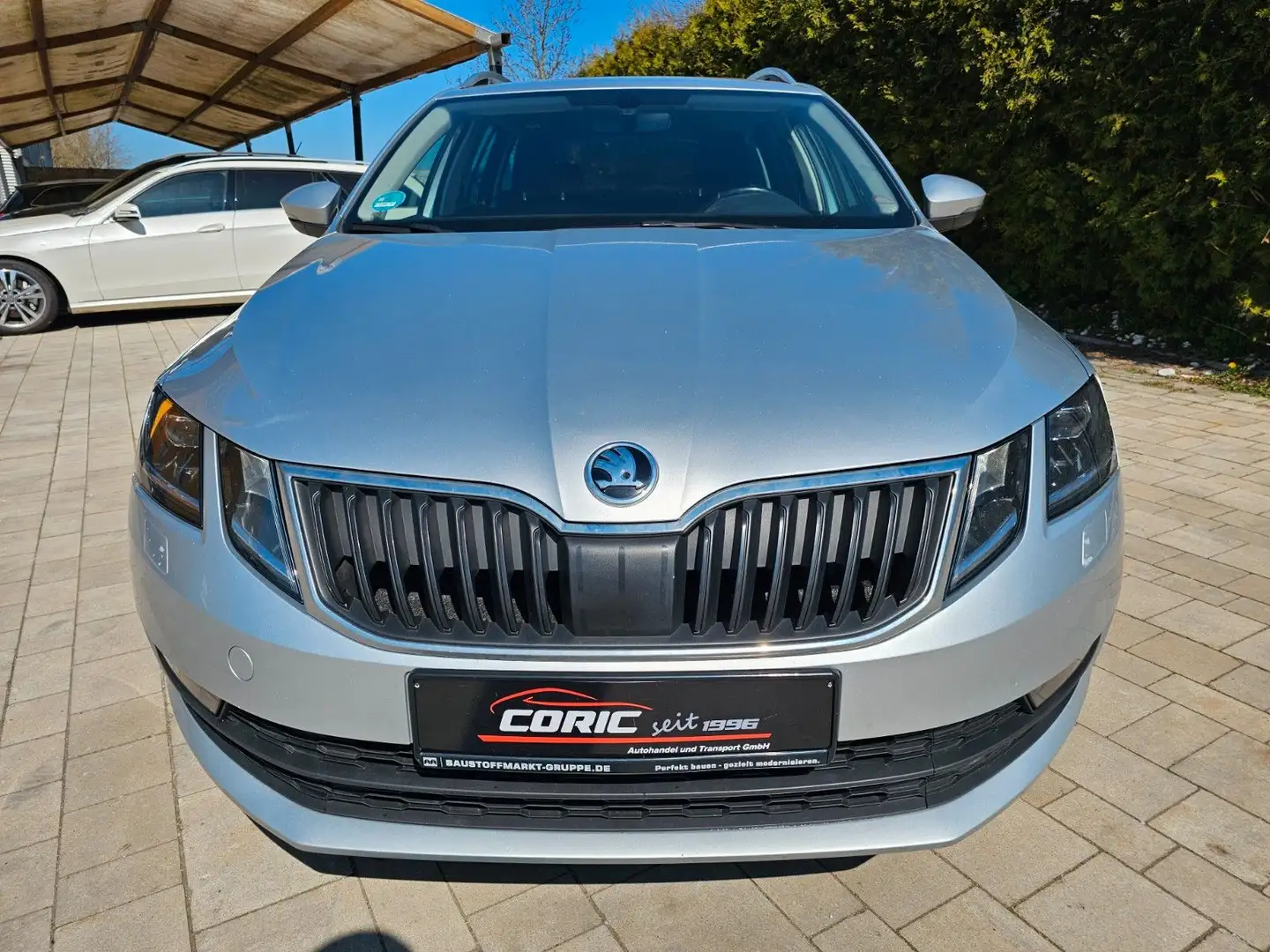 Skoda Octavia Combi Drive 4x4 Silber - 1