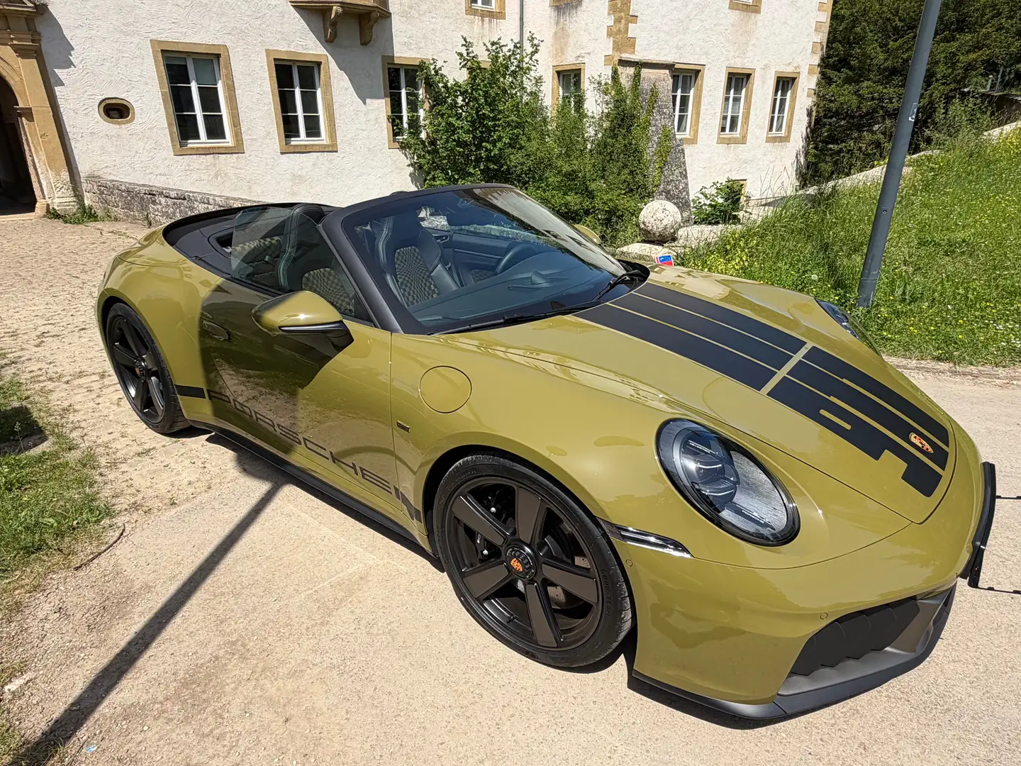 PORSCHE 911
