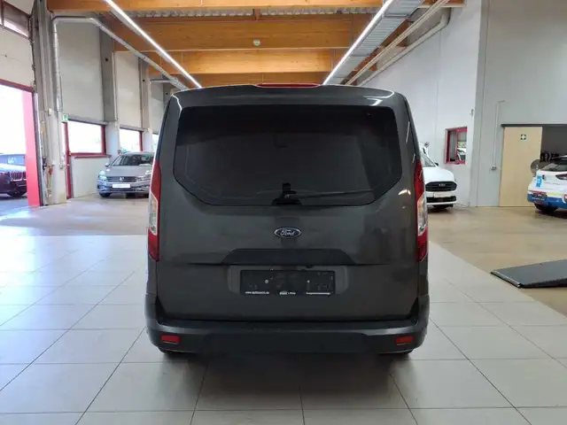 Ford Transit view 5
