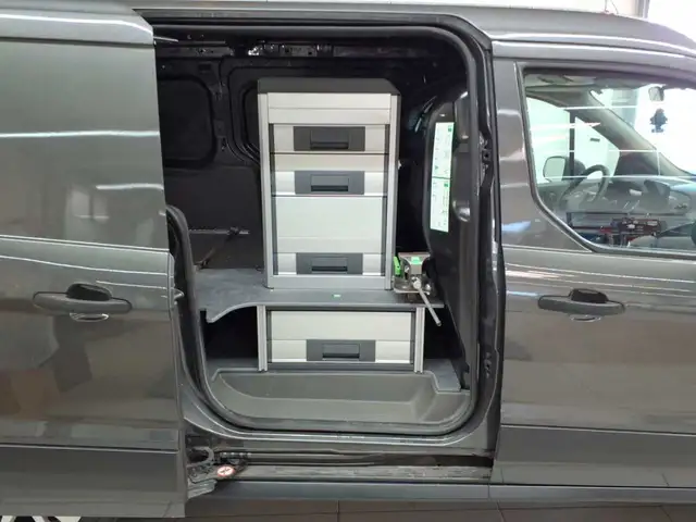 Ford Transit view 8