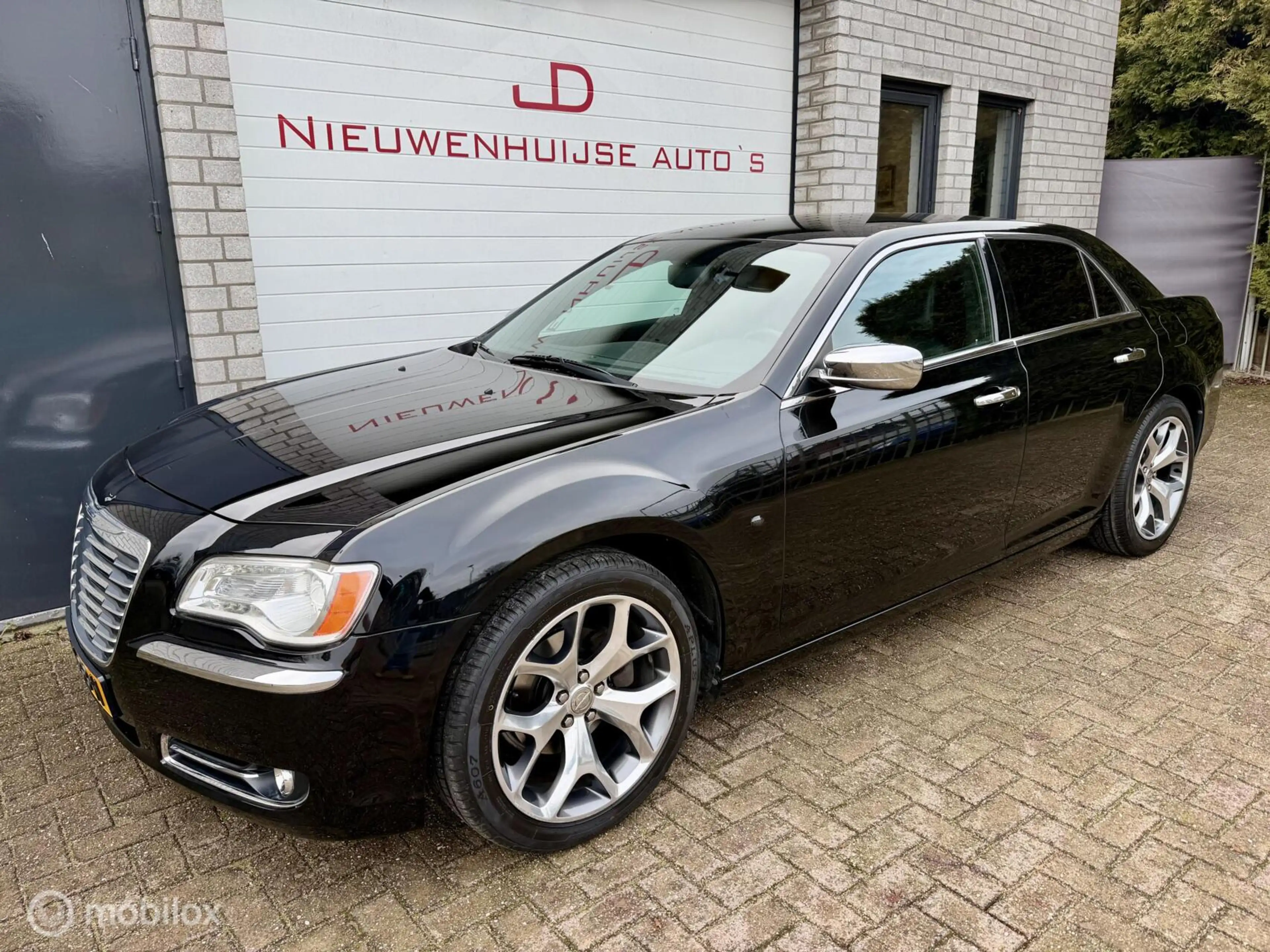 Chrysler 300C 3.6 V6, LPG, 139.000km, leder, navi, 20 inch!