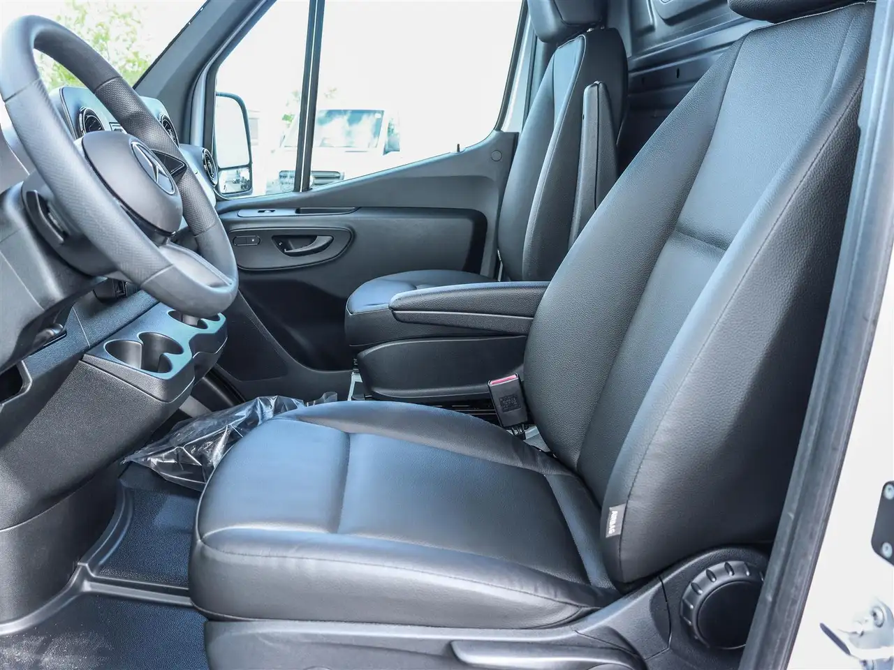 Mercedes-Benz Sprinter снимка Mercedes-Benz Sprinter