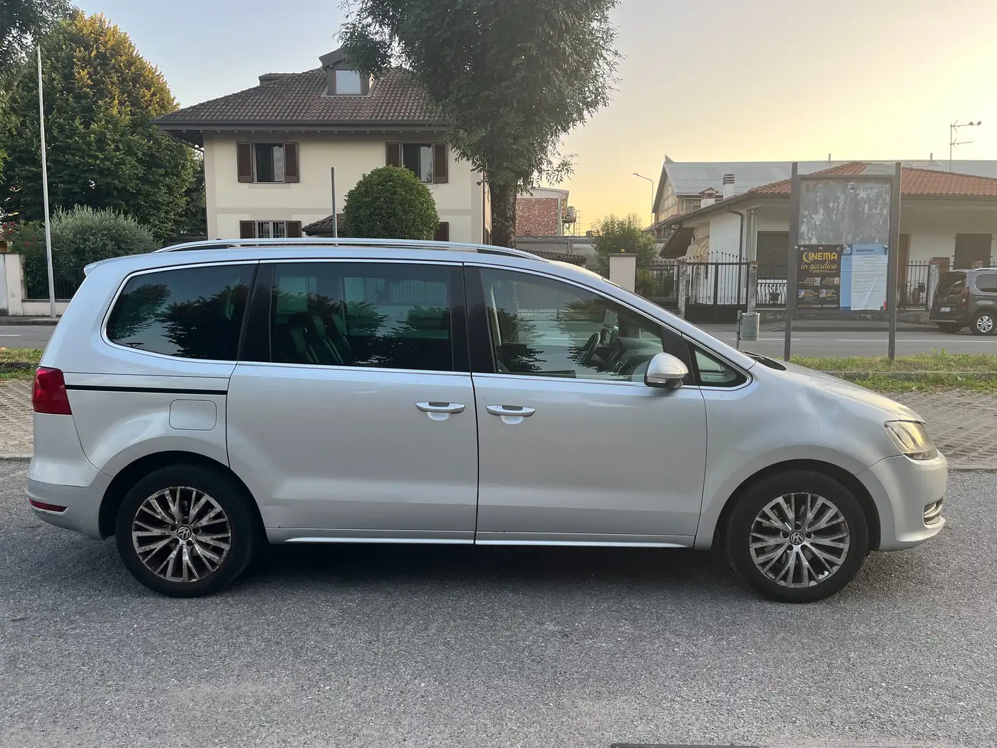 Volkswagen Sharan Sharan II 2010 2.0 tdi Highline Argento - 2