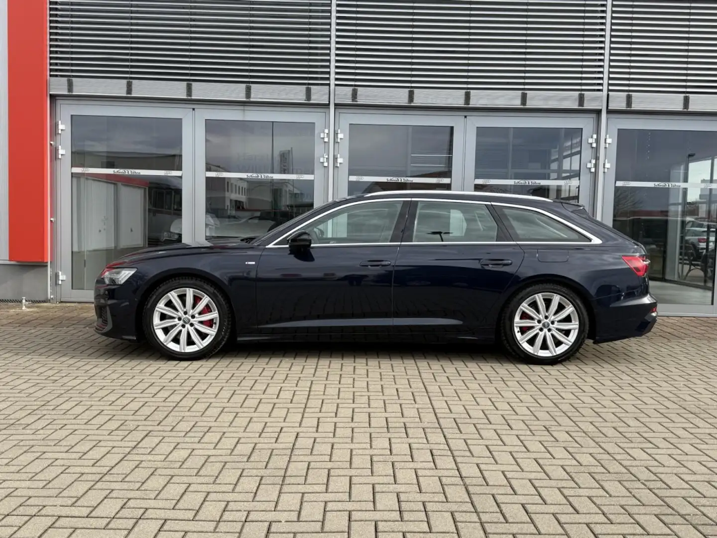 Audi A6 Avant sport 55 TFSI e quattro NACHT+DACH+B&O Blau - 2