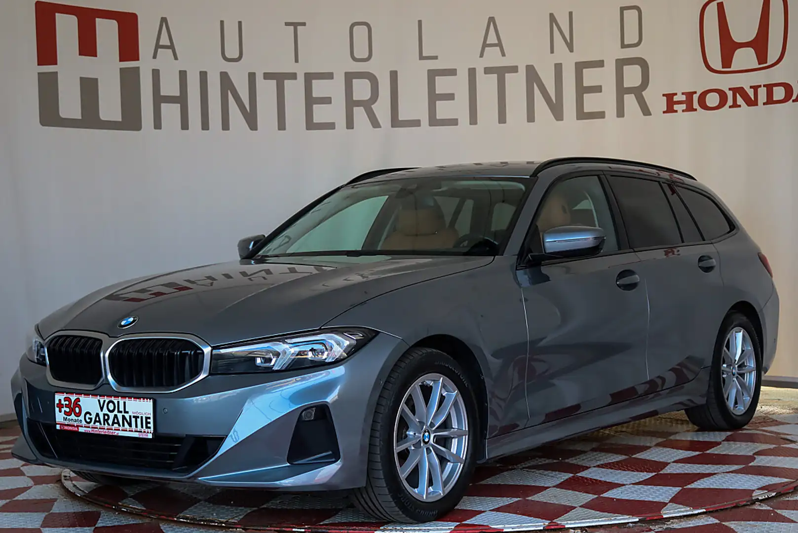 BMW 318 d Touring Sport Plus M Shadow Line Grau - 1