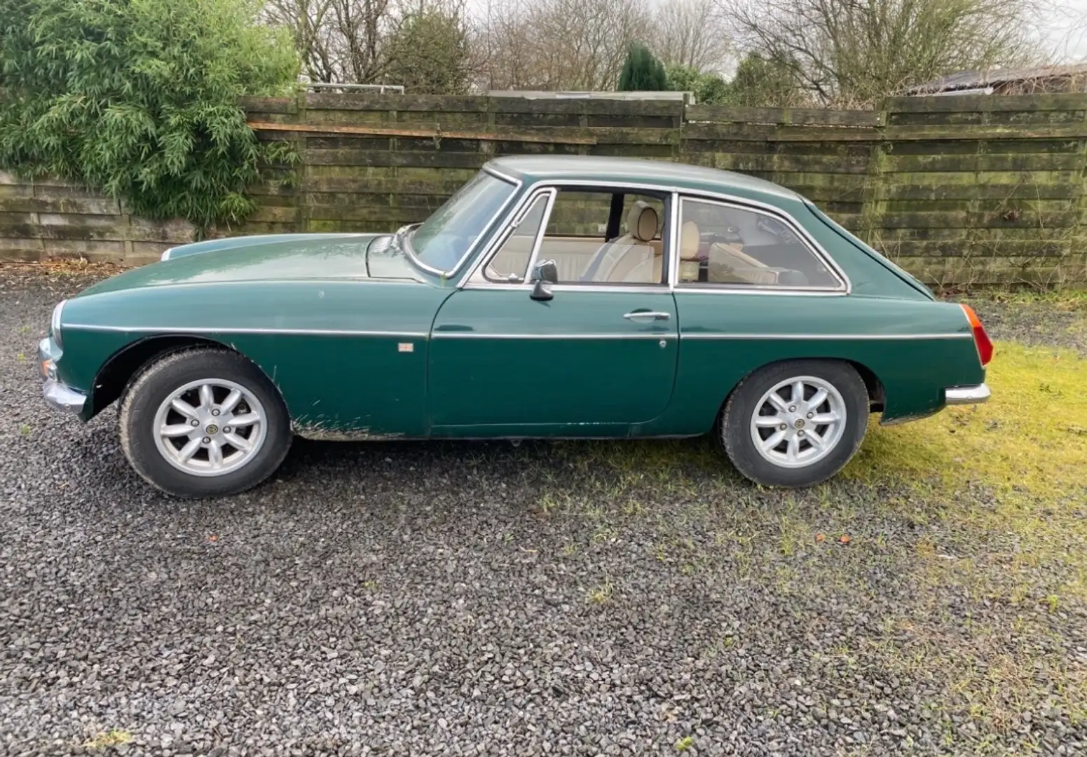 Oldtimer MG MGB GT Grün - 2