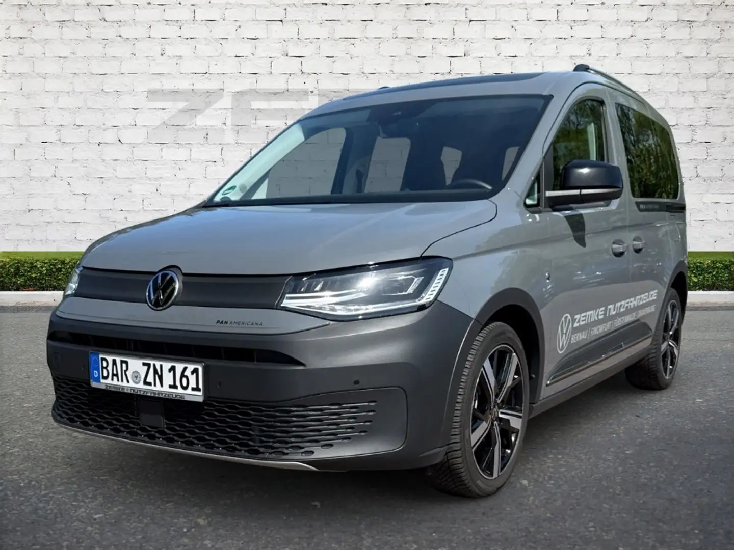 Volkswagen Caddy 2,0 TDI 4Motion PanAmericana Panoramadach Grau - 2