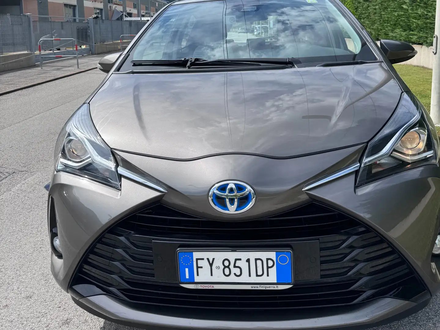 Toyota Yaris Yaris III 2017 5p 1.5h Active my18 Bronzo - 1