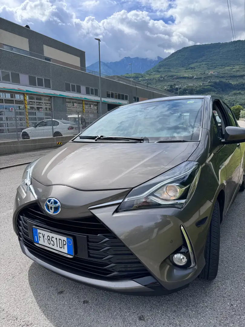 Toyota Yaris Yaris III 2017 5p 1.5h Active my18 Bronzo - 2