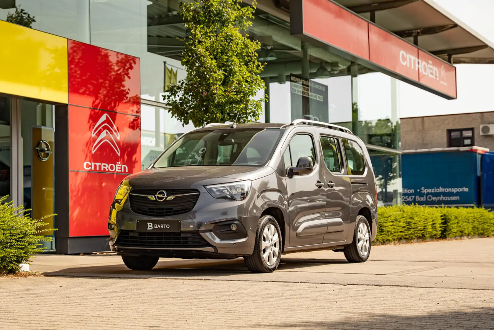 Opel Combo Life XL | 130 PK AT | Camera | Navi. | Dodehoekdet. ... Grijs - 2