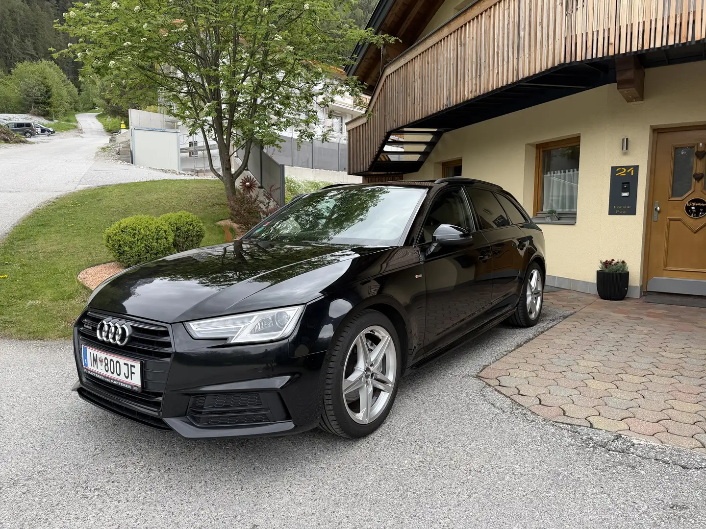 Audi A4 Avant 2,0 TDI quattro Sport S-tronic Schwarz - 1