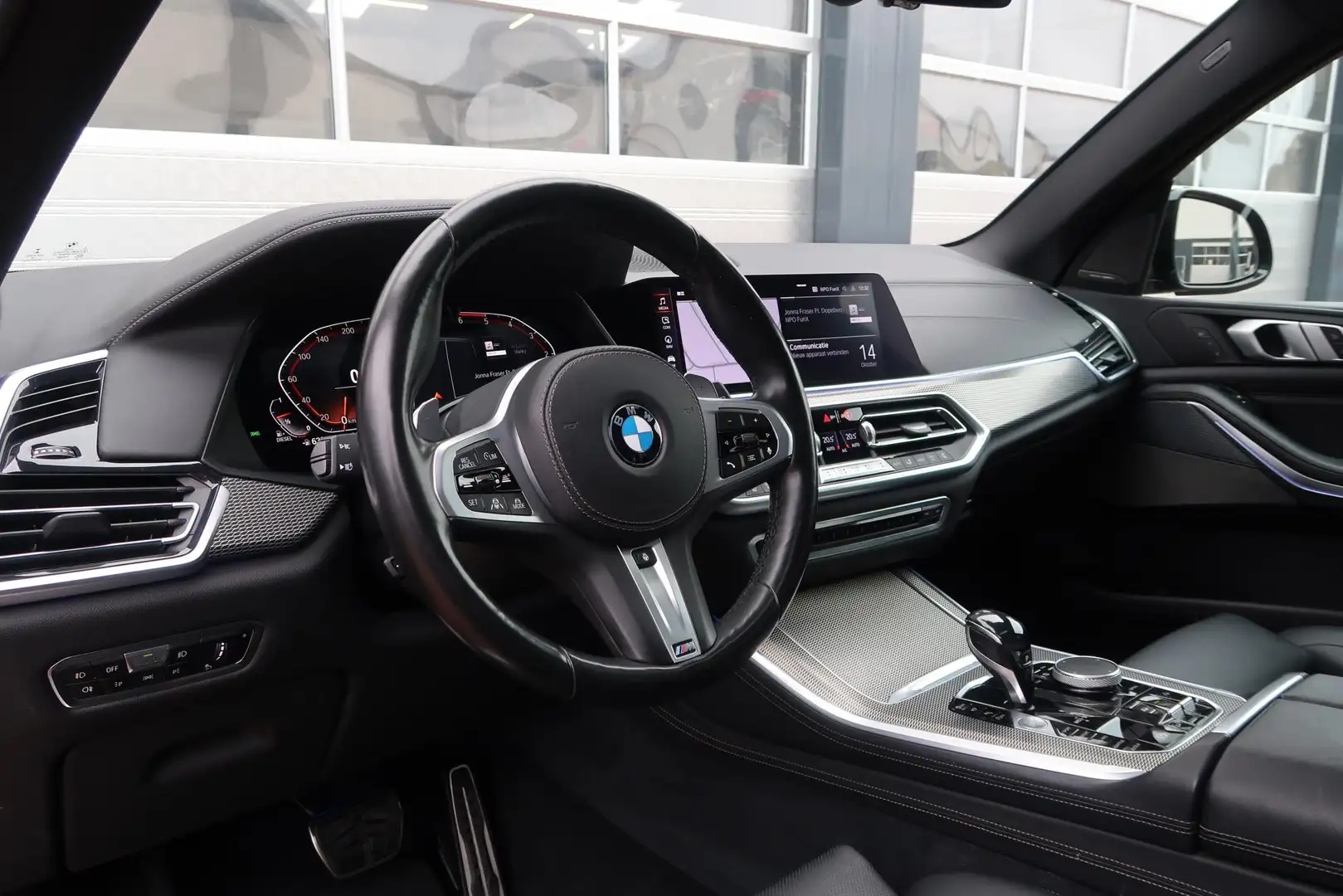 BMW X5 xDrive30d High Executive M SPORT/ PANO/ LUCHT/ HEA Zwart - 2