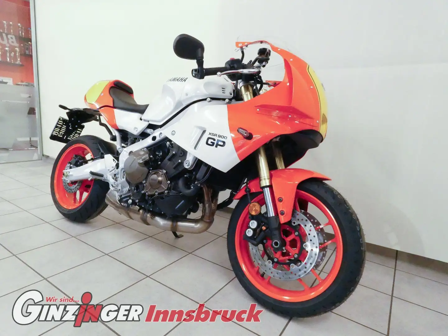 Yamaha XSR 900 Geborene Legende Weiß - 2