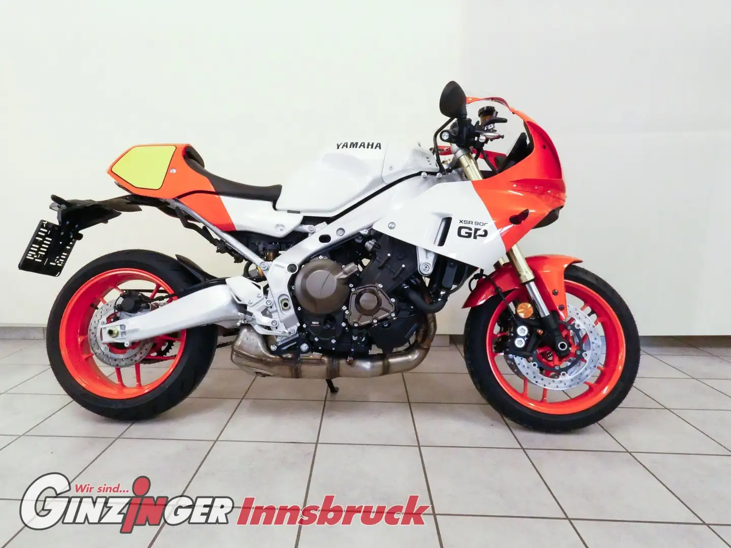 Yamaha XSR 900 Geborene Legende Weiß - 1