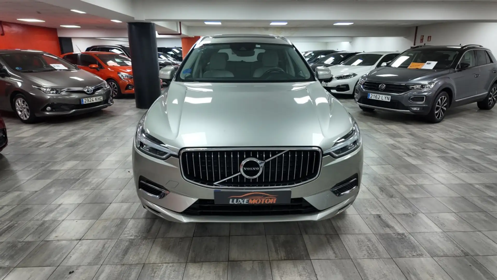 Volvo XC60 T8 Twin Inscription Beige - 2